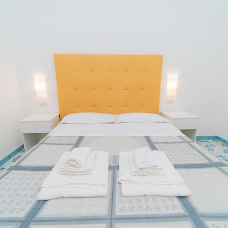 La Casa Di Aurora Hotel Майори Екстериор снимка