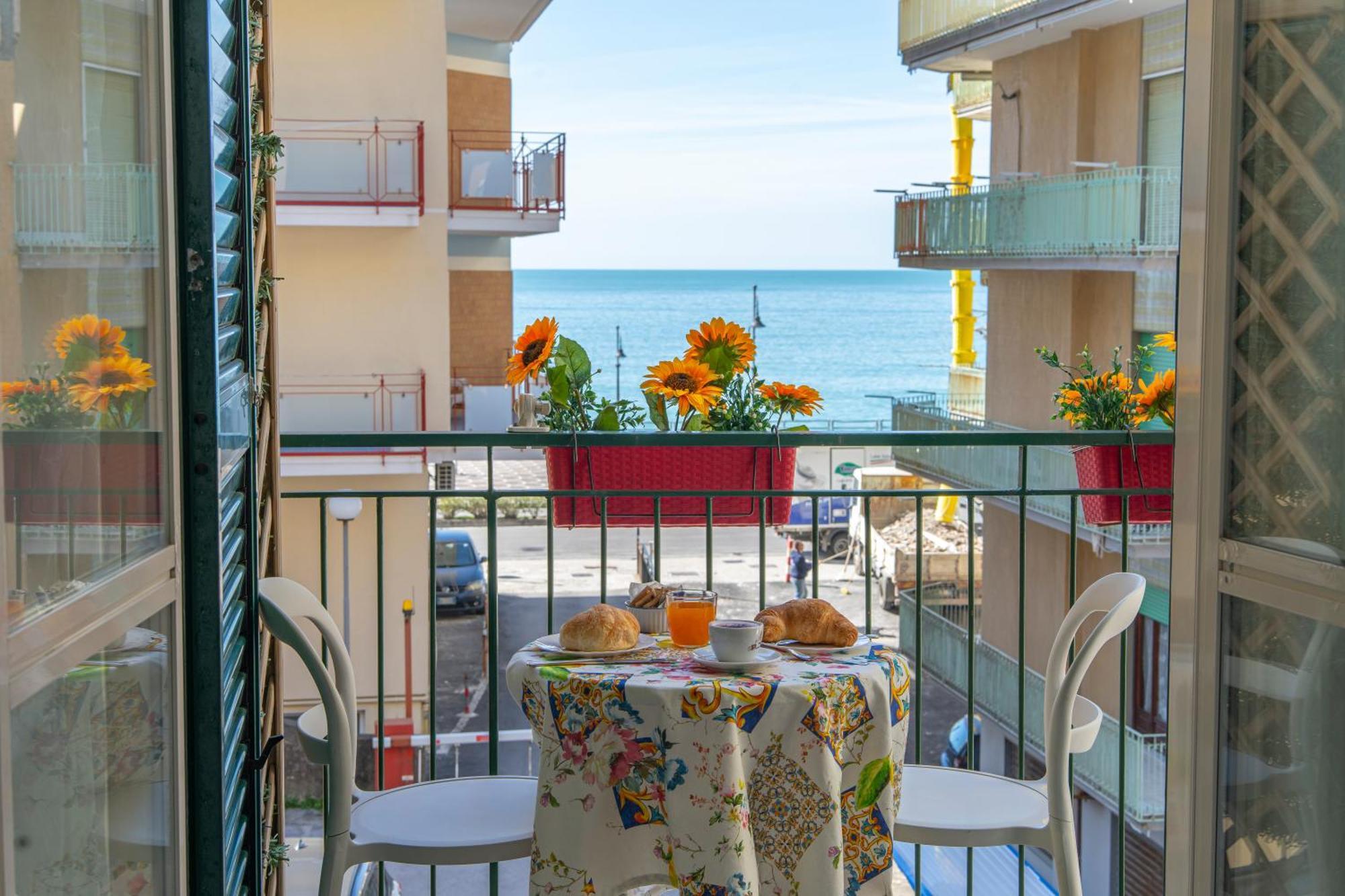 La Casa Di Aurora Hotel Майори Екстериор снимка